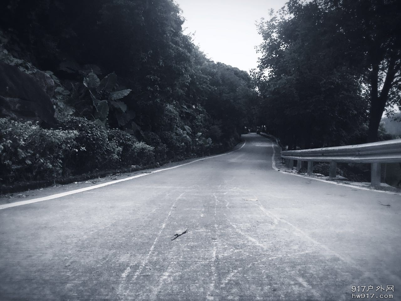 下山坡水泥路，虐的我没法走路。