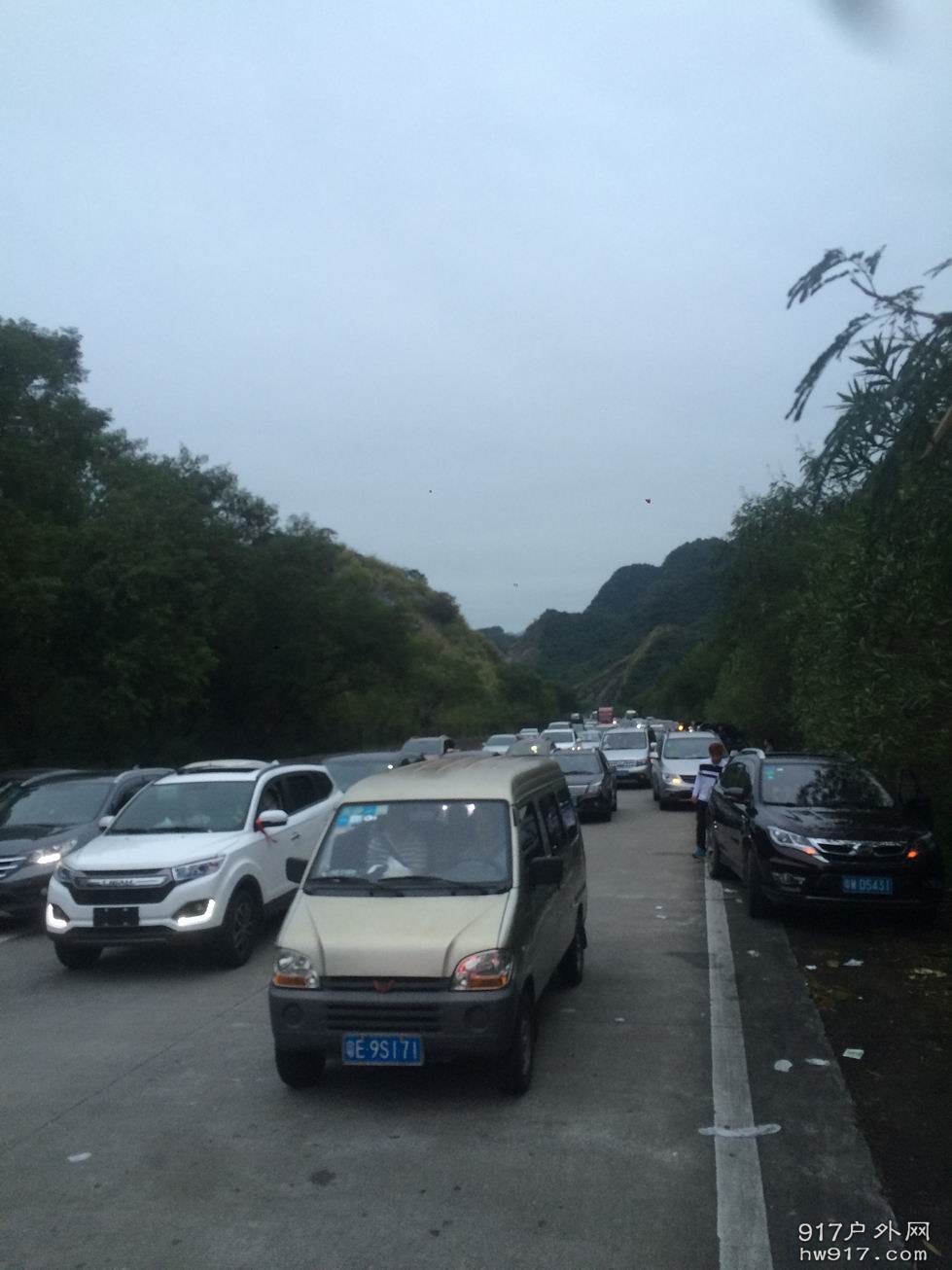  当你在家里看他们堵的时候，哥正在看现场直播