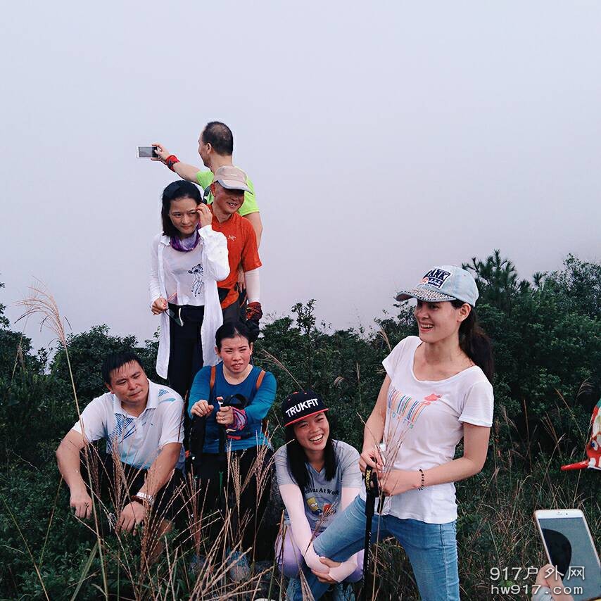 放开我，妹子，能来个男的不。