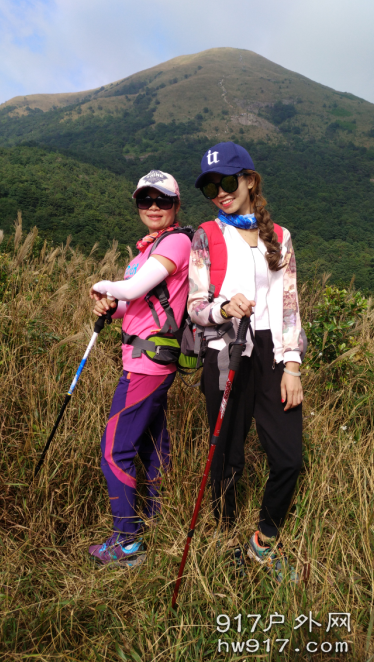 嘿嘿，这两位美女酷吗？