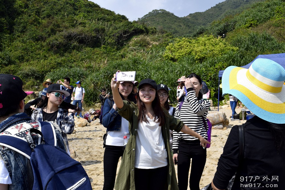 啧啧啧，美女合照哦！