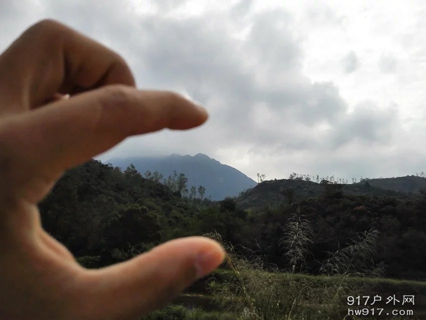 白山与山峰只在我们的两指间