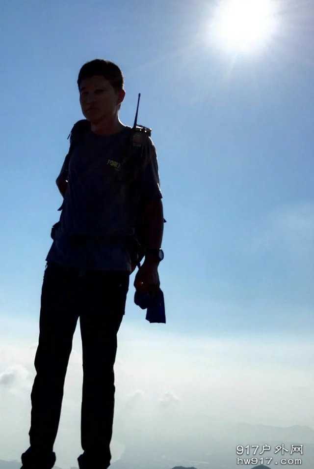 烈日当空，勇者风范