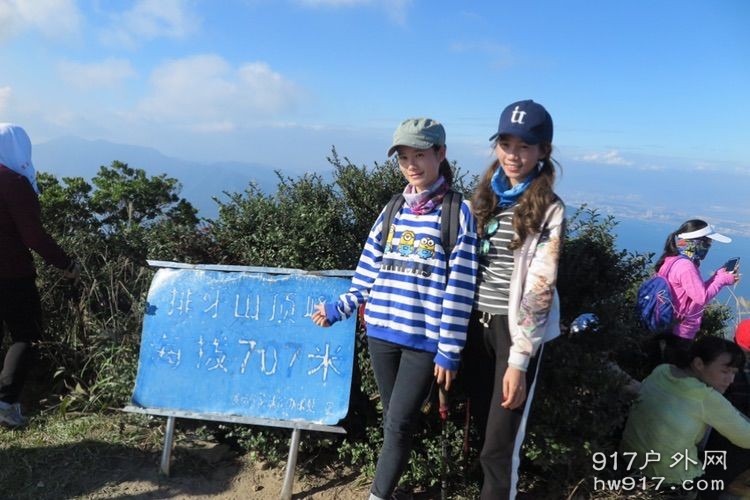 感谢一路上帮我们拍照的小伙伴们，让我们与排牙山的美景留下了美好的一刻 ... ... ...