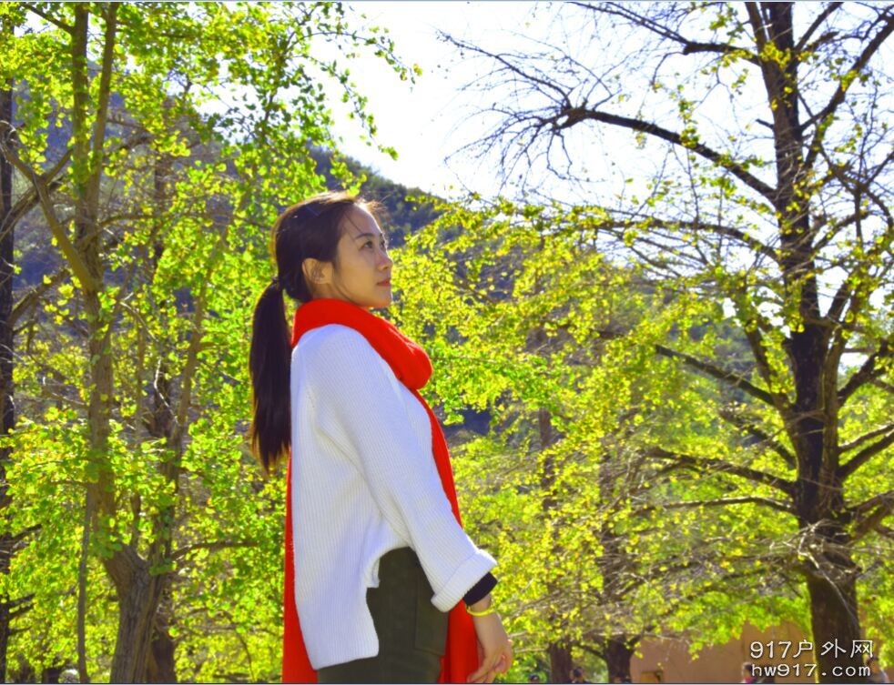 我们好有文艺范的卡罗妹子