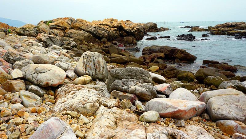 海岸线的礁石