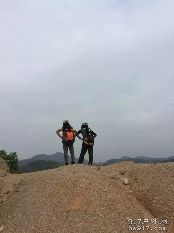 这么滑，谁先下