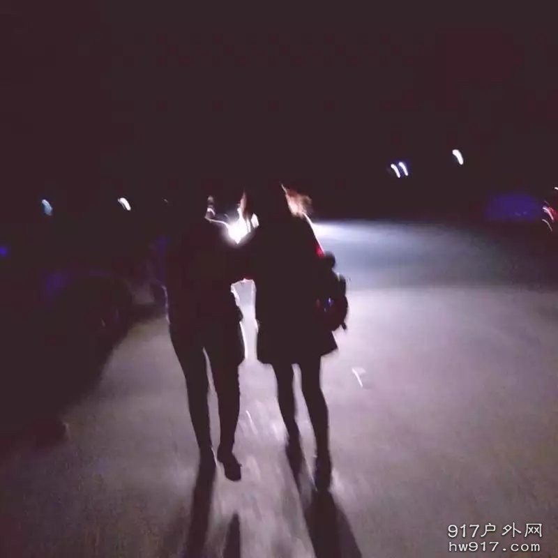 天还没亮就起来瞎折腾了。。。。