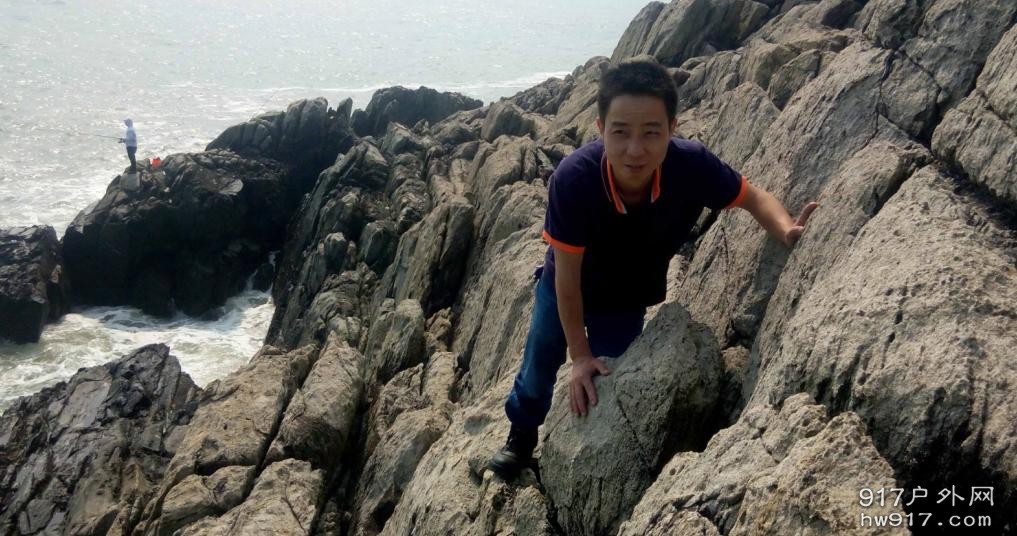 注意这钓的不是鱼吧