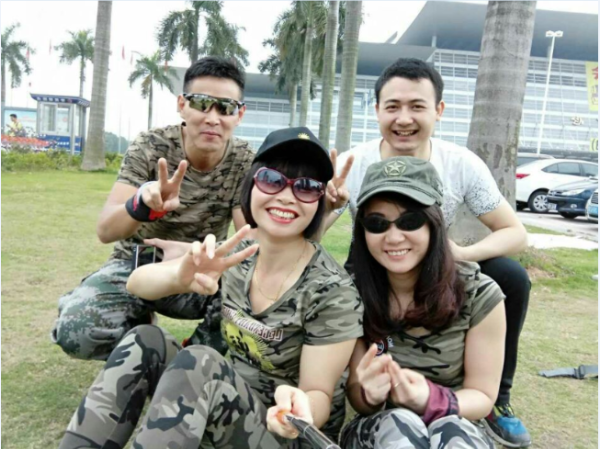 出发等车无聊小合影啦