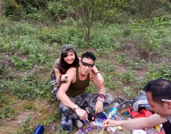 捡个合影晒一晒