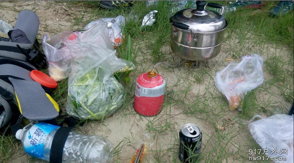 啤酒牛肉 新式香蕉做法 腊肉 煎蛋＝丰富的FB.JPG