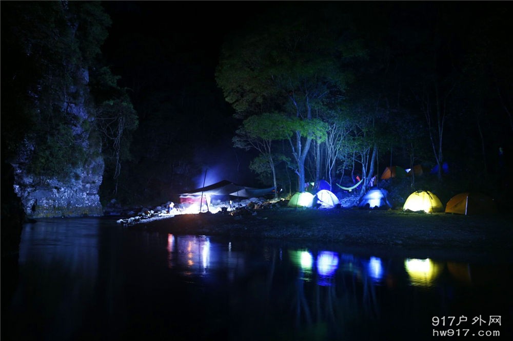 夜晚账蓬 (2).jpg