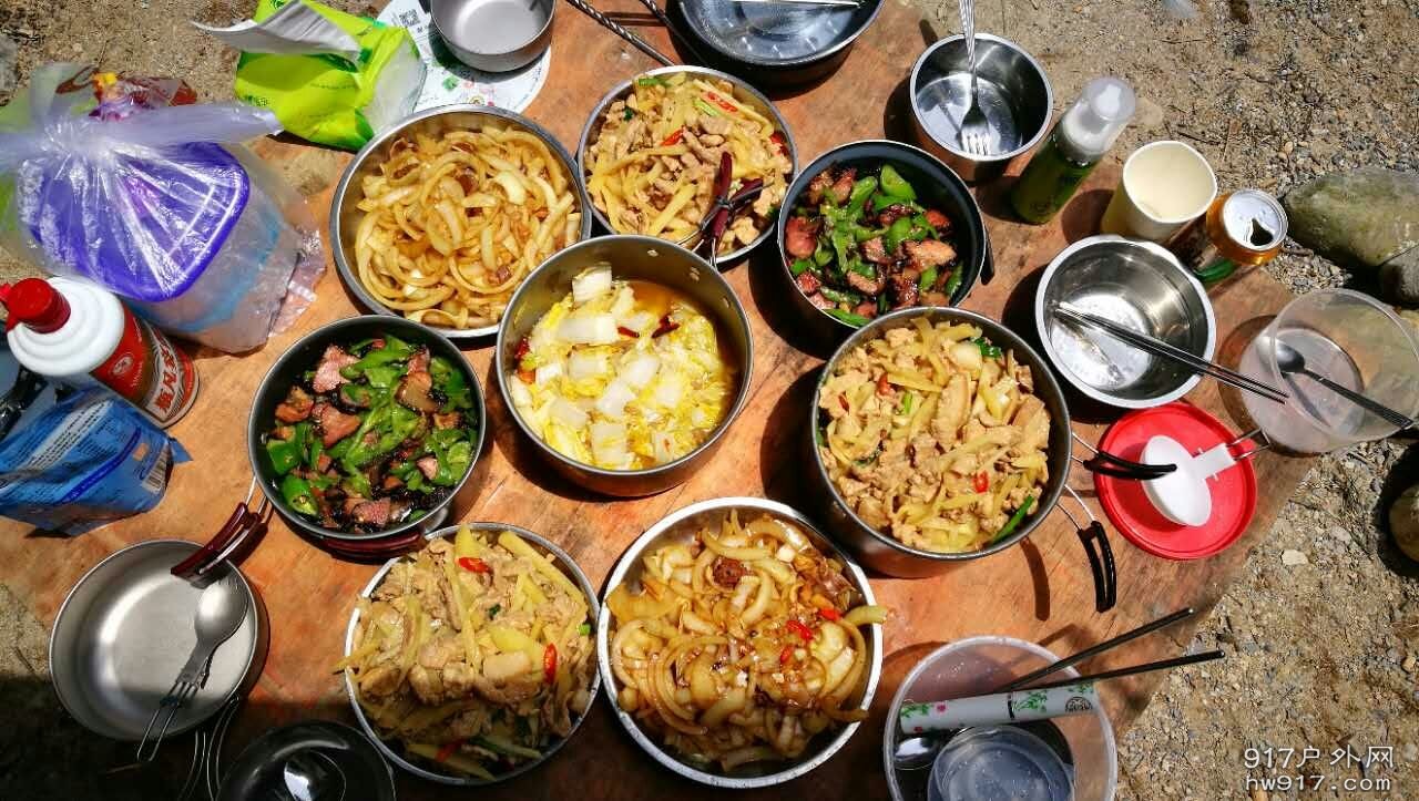 大厨烧的菜口味很好，有辣，我喜欢O(∩_∩)O哈哈~