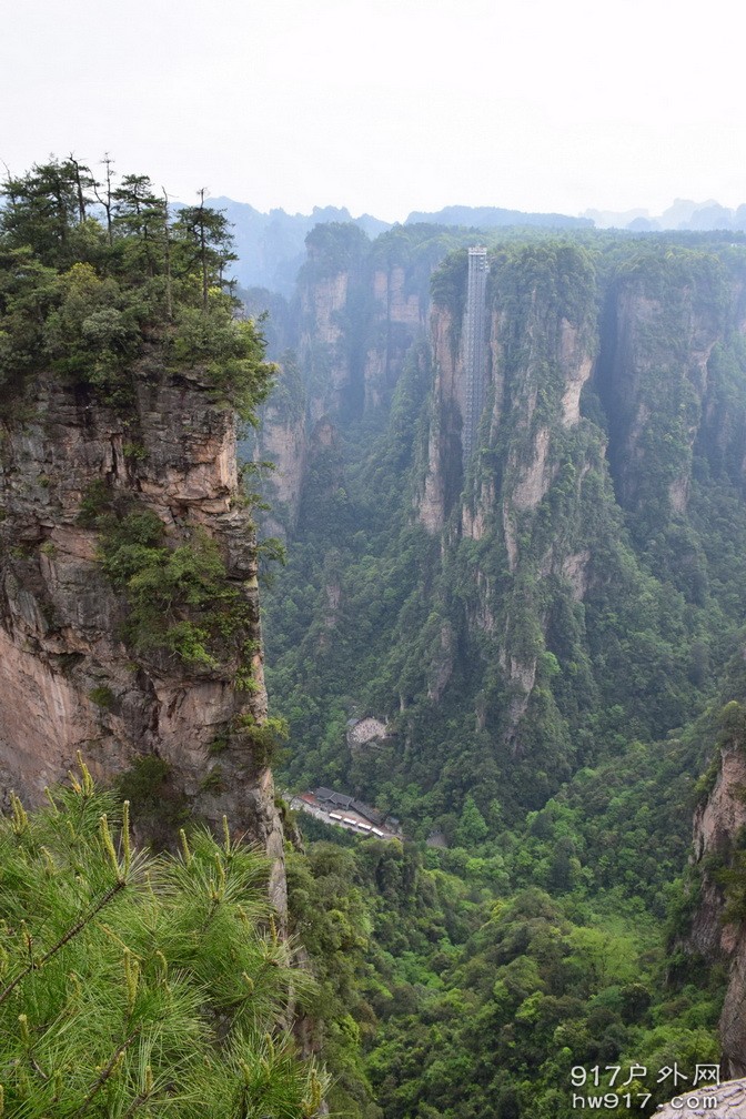 从老屋场看百龙天梯