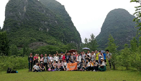 桂林山水似一位婀娜多姿的江南美人，长在深山人未识，一朝觑见叹倾城。屏蔽忙碌生活里的纷纷扰扰，跟随大师 ...