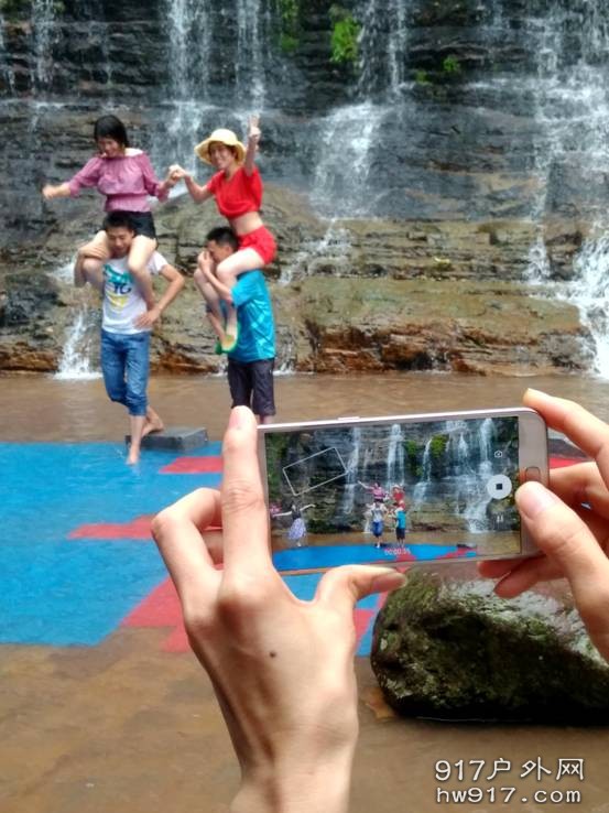 第二天红溪的项目是比较侮辱智商和培养情商的景点。还好的驴们会玩。