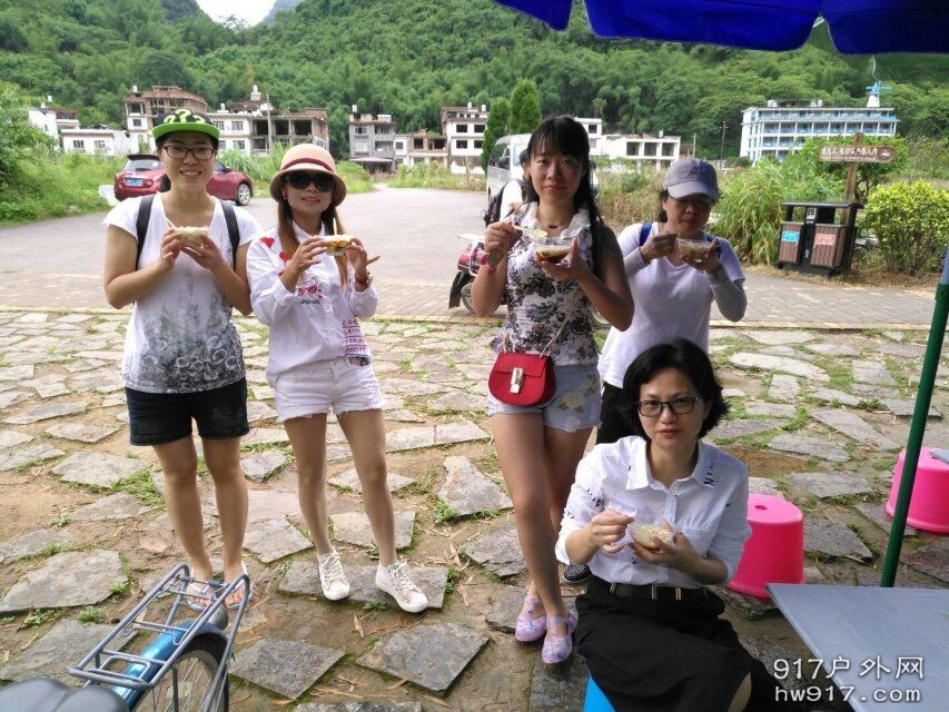 七毛哥请的豆腐花