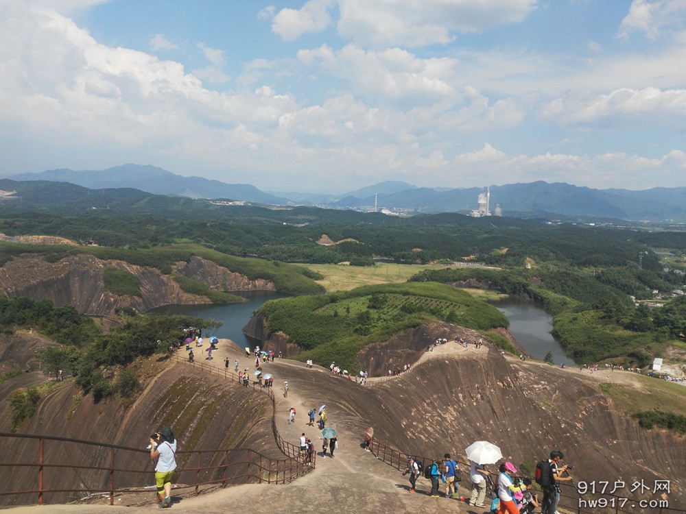 虽然有着炎热的太阳，但还是挡不住我们欣赏美景的心情
