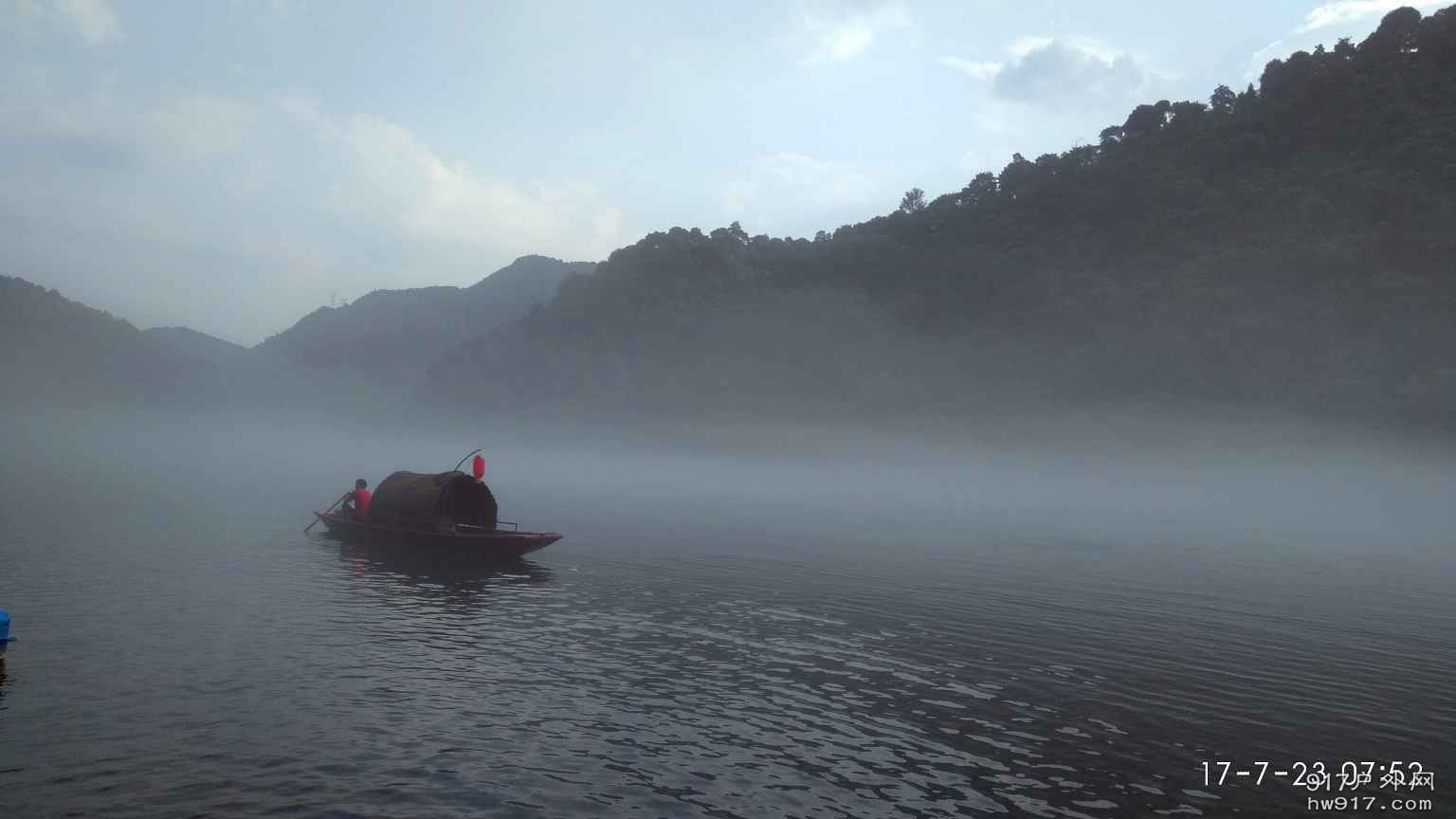 轻舟薄雾 (1).jpg