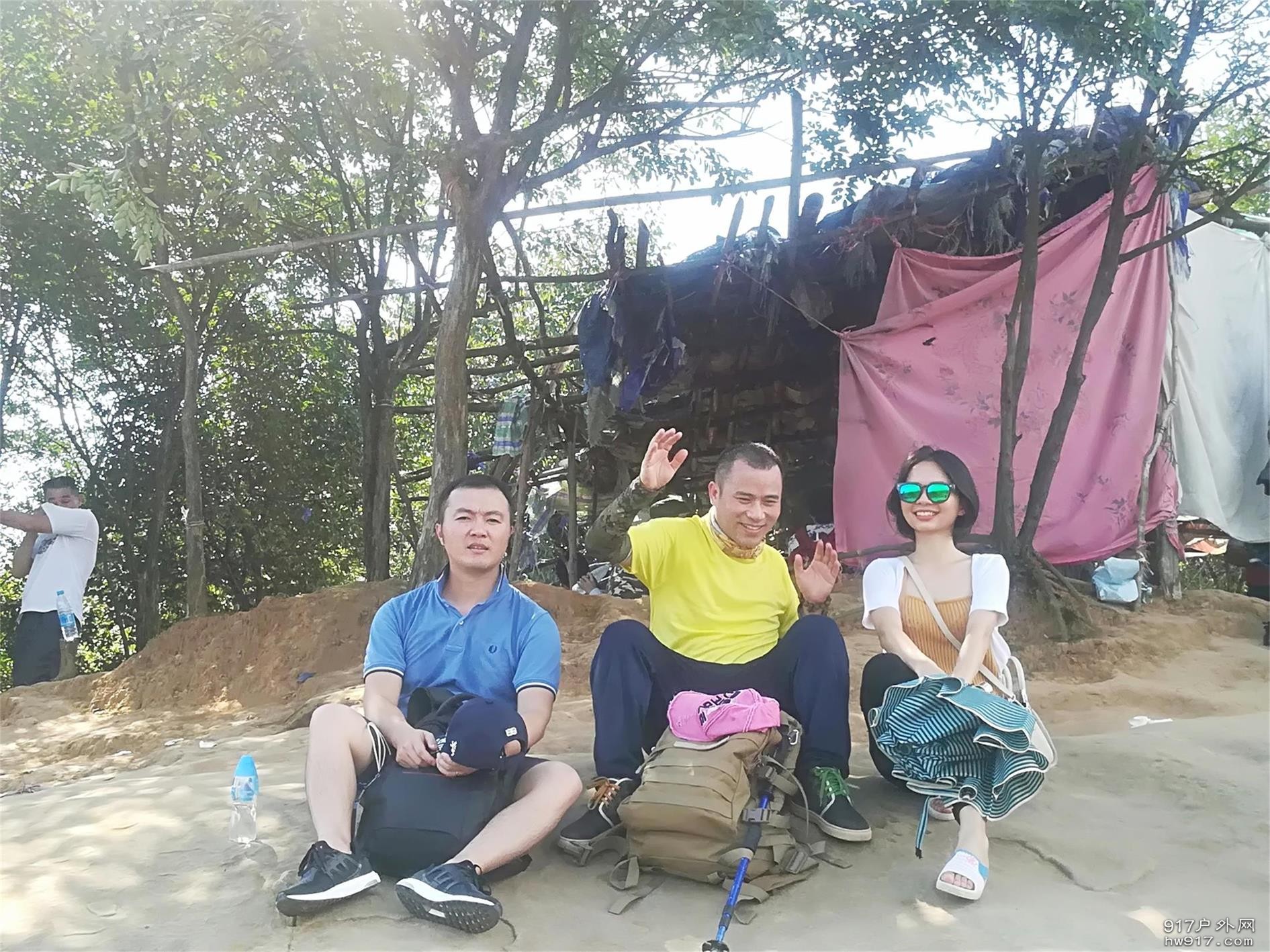 队友见到美女瞬间开启自嗨模式