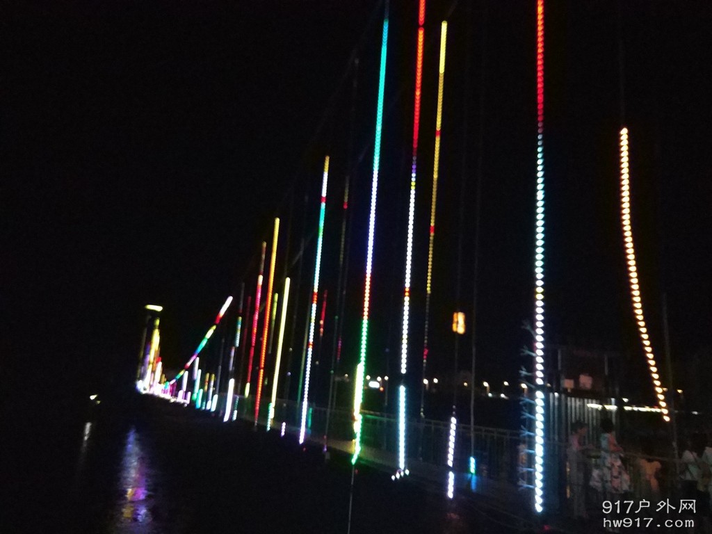 吊桥夜景
