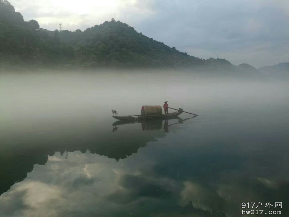 雾锁东江.jpg