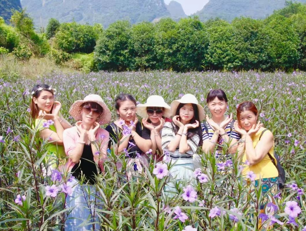 小美女们，让我们也来感染下青春的气息