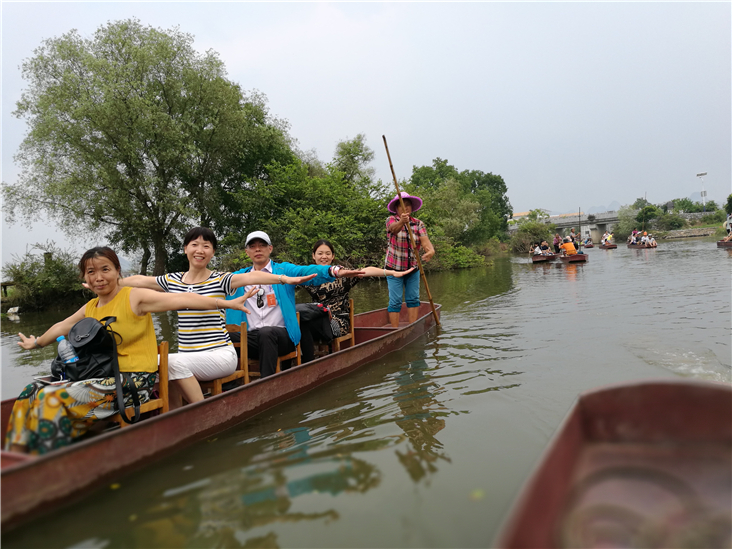 下午3点的午餐过后，来到会仙湿地公园的我们又满血复活了
