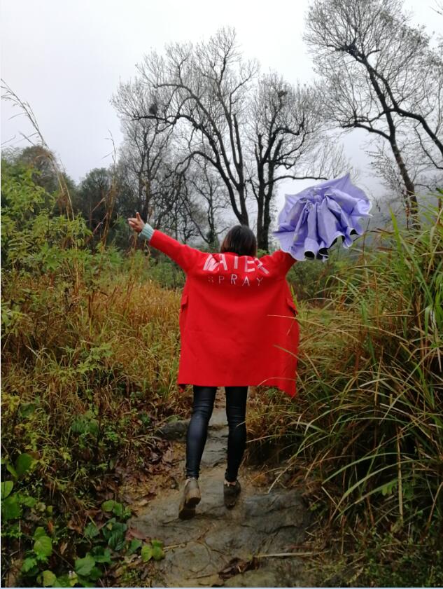 频频回头的人，自然走不了远路。人活着，就应该往前看，只留给世界一个背影。 ...