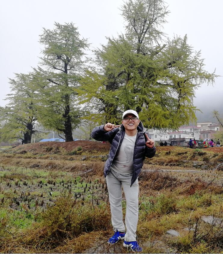 一天一天很短，开心了就笑，不开心了就过会儿再笑。