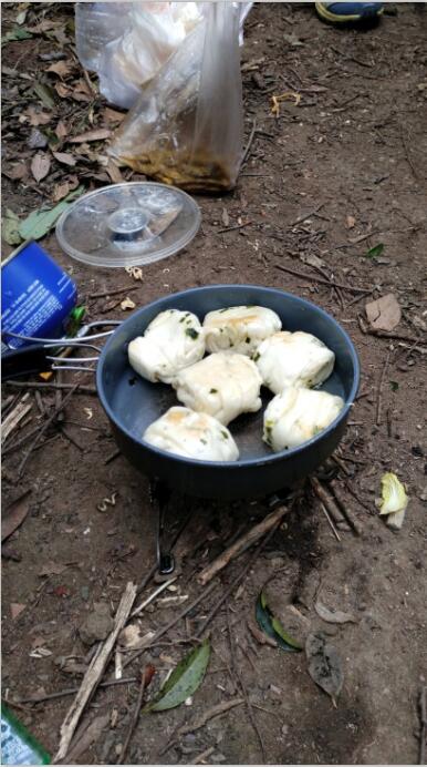 在冷风中所有的热食都是最美味的