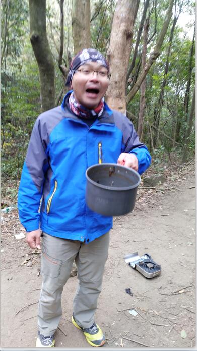 领队齐云这是还没有吃饱的节奏？直接端起锅来