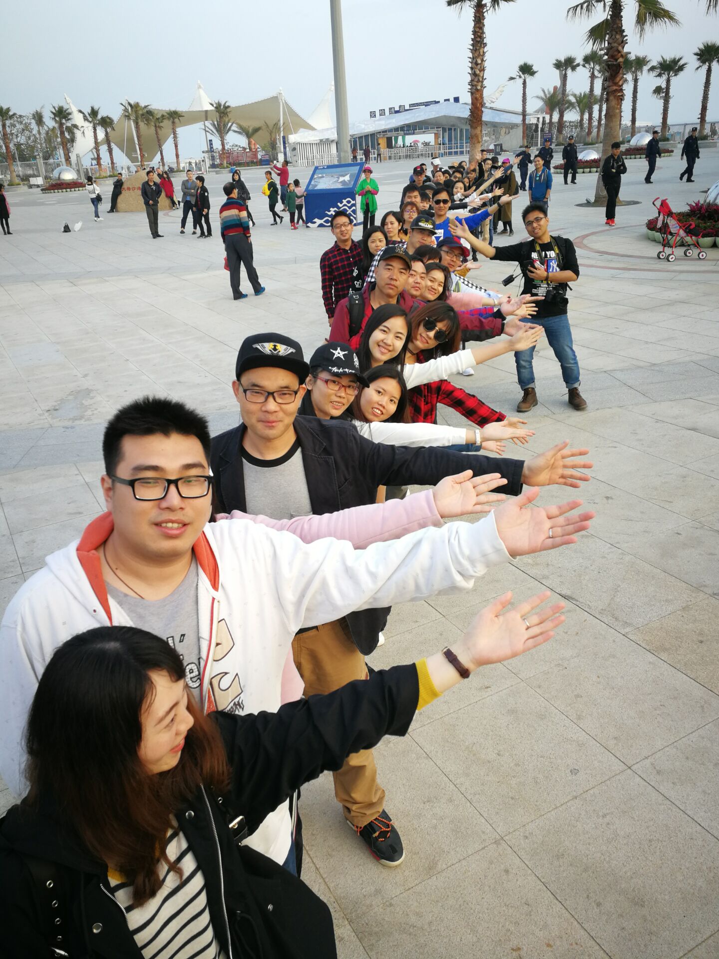 大海啊，拜拜啦，排队肥家，小伙伴们棒棒哒。