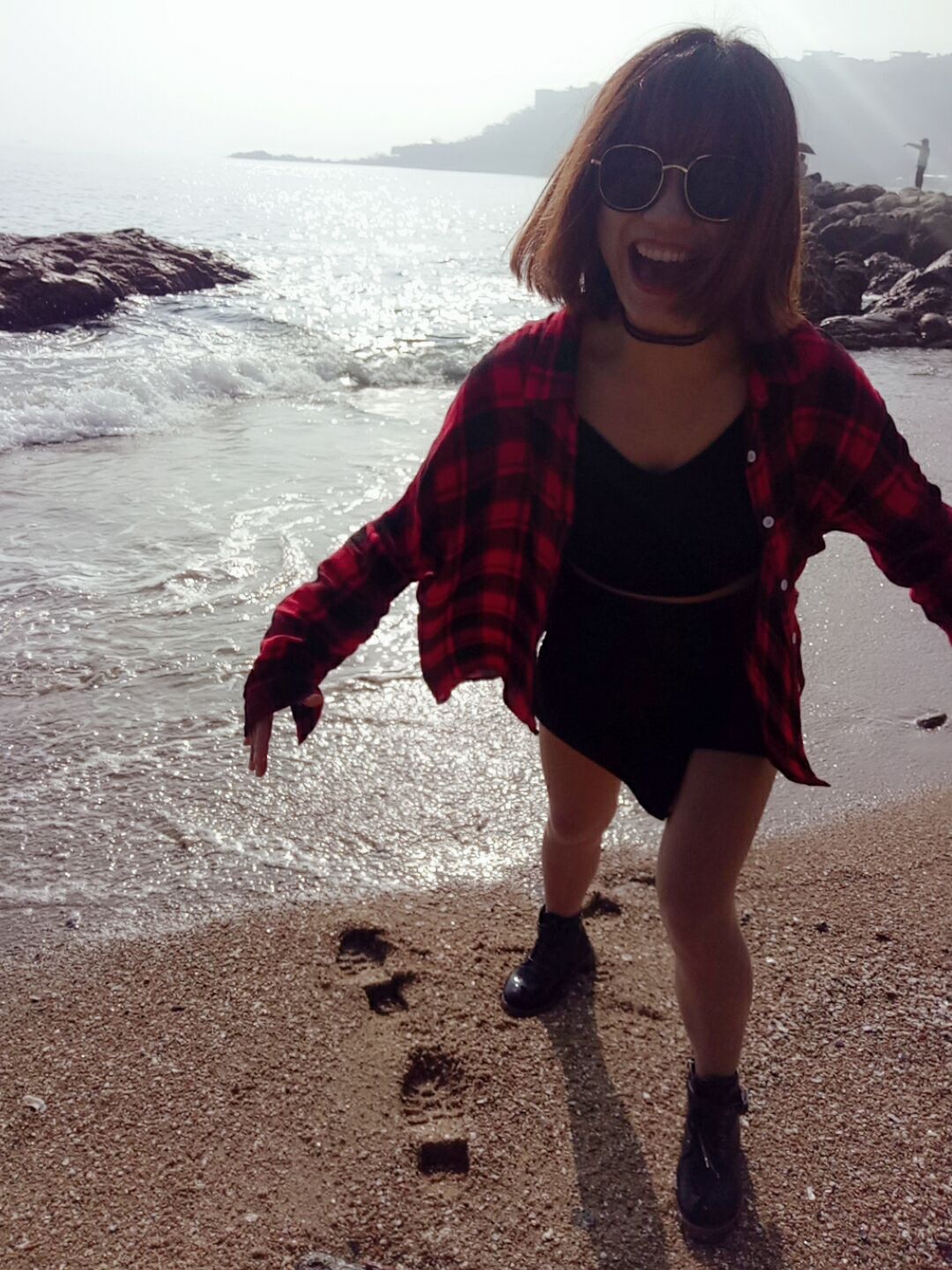 啊啊啊～比我还浪的海浪来了～