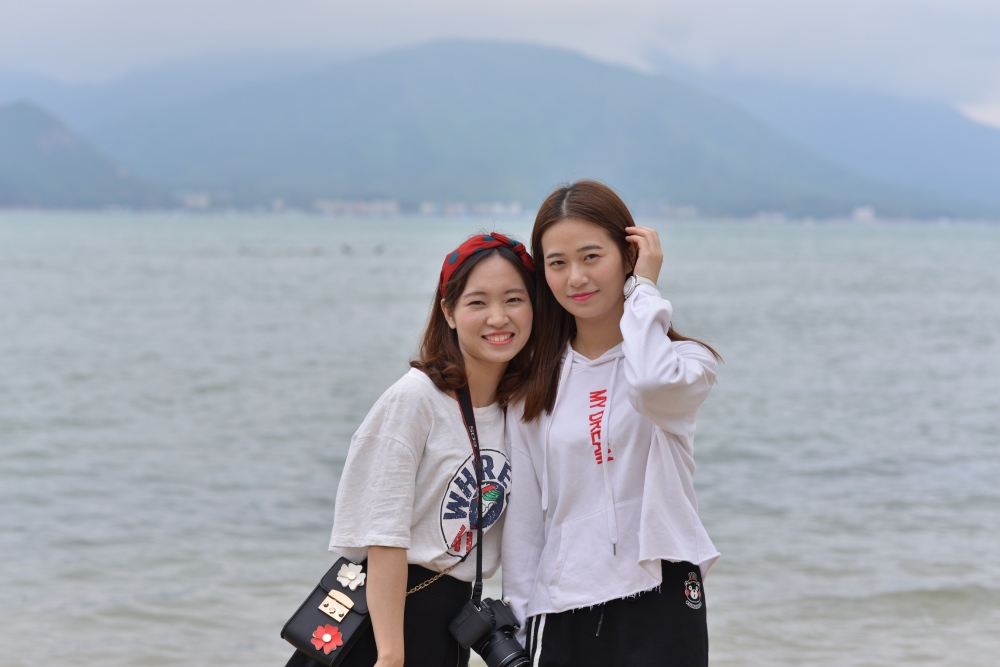 這兩個小姐姐不是917的,微信號碼以失敗告終