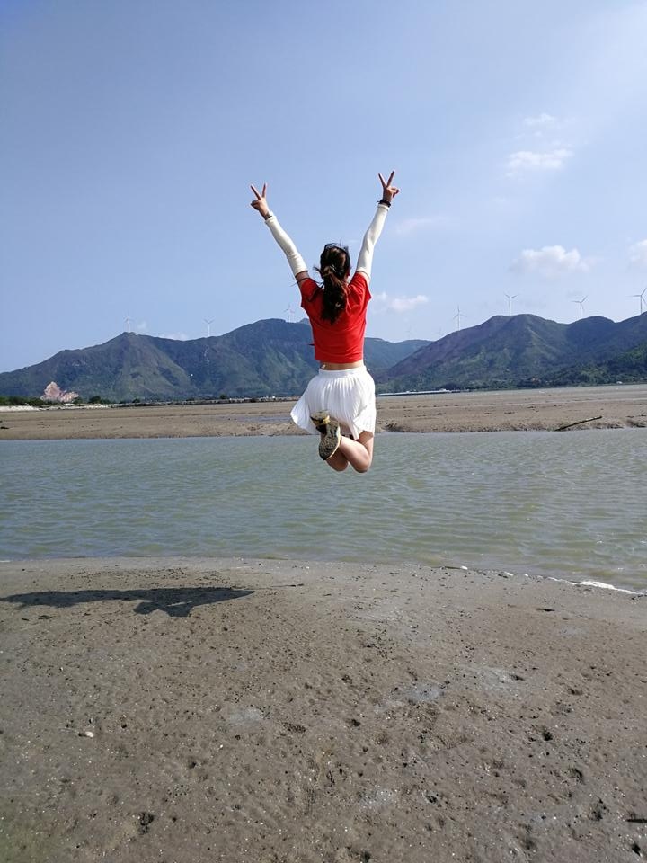 小姐姐跳的多高呀