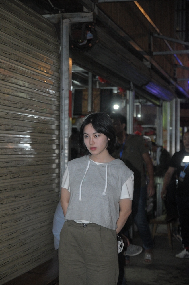 这就是西狼和我们晚上扫街的意外发现，竟是今天的秧母.