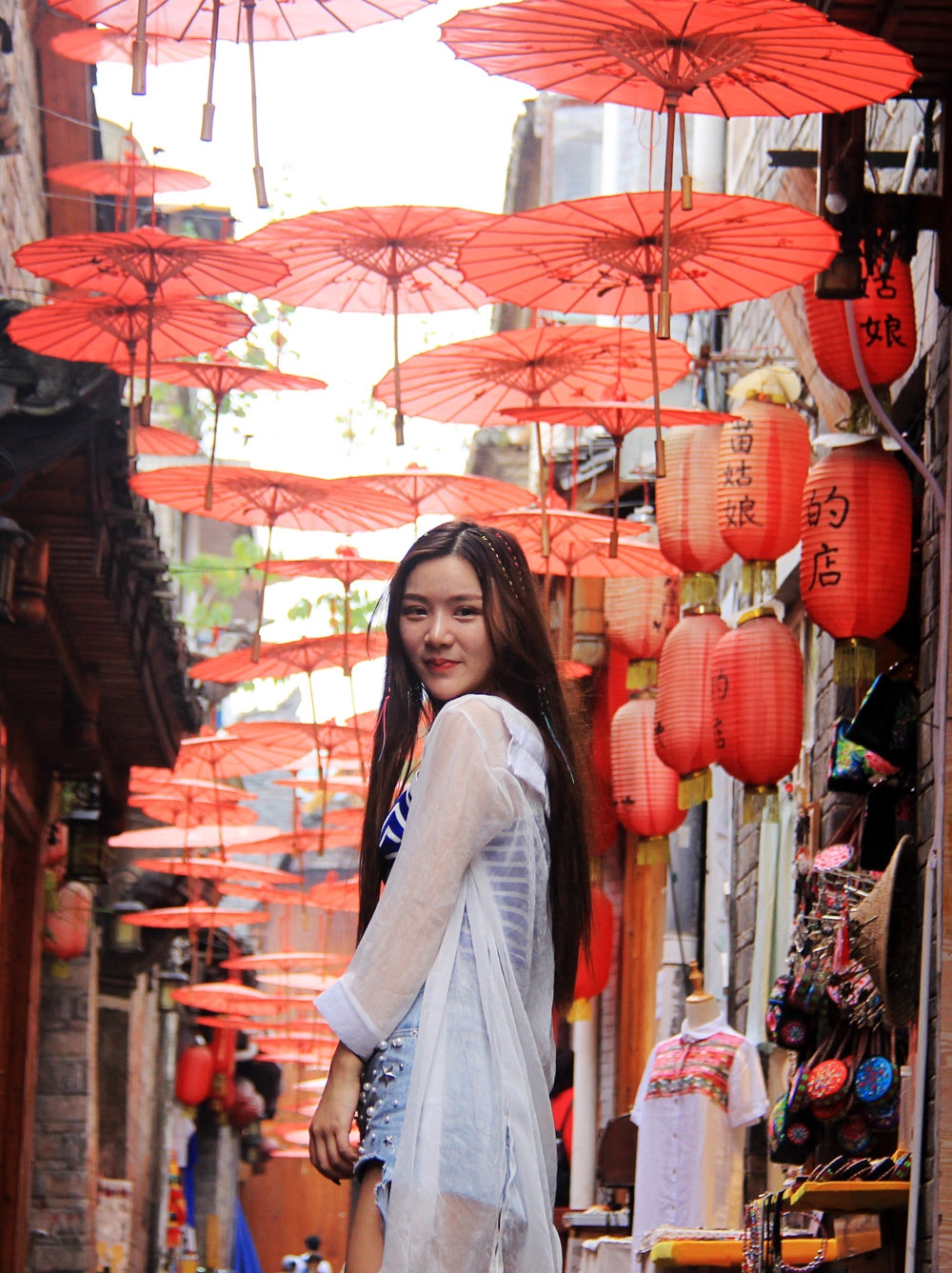 万里口中的蛇精脸妹子