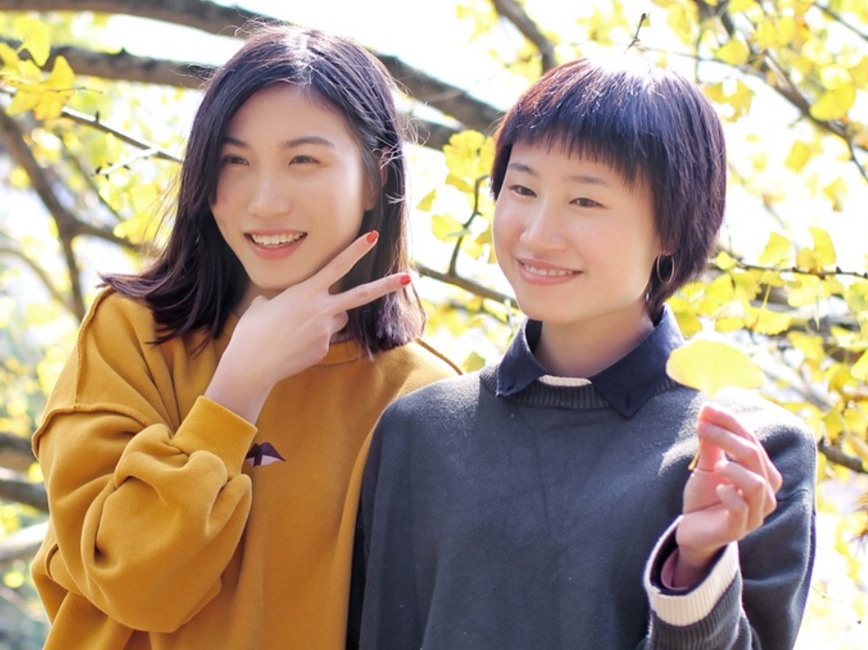 两位美丽大方的室友