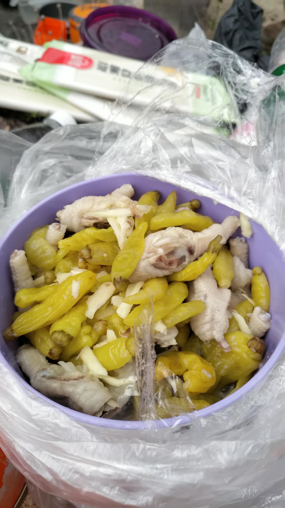 小姐姐野山椒泡爪