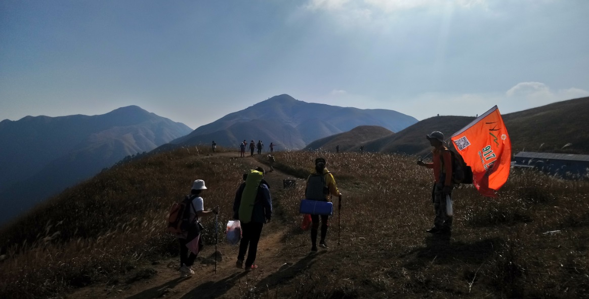 休息后又开始走路