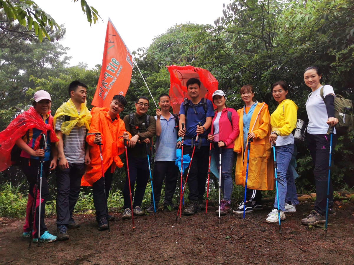 第一个山顶平台合照
