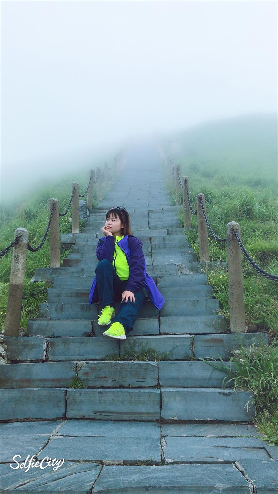 好不容易遇到个路人甲，抓住他帮我拍了个美照，幸亏拍照技术不错。