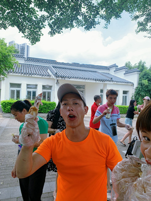 骚风吃鸡的表情也是这么骚