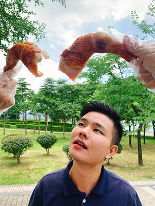 天上掉鸡腿了啊